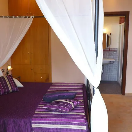 Nerano Suites Pensión *