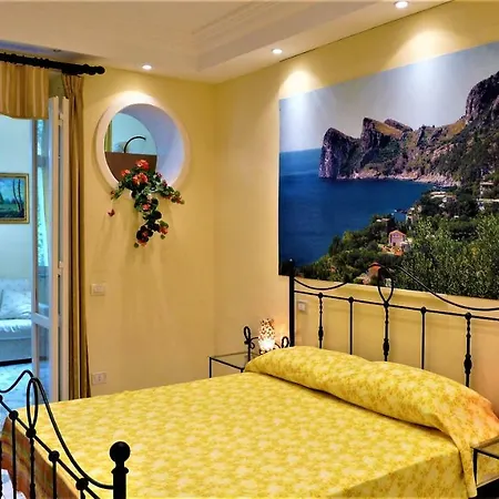 Pensión Nerano Suites *