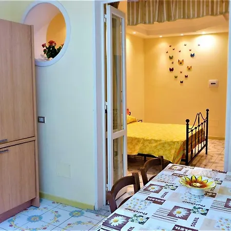 Nerano Suites Pensión *