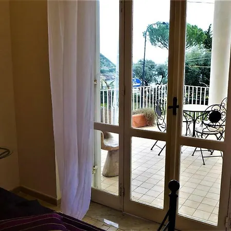 Nerano Suites Pensión Massa Lubrense